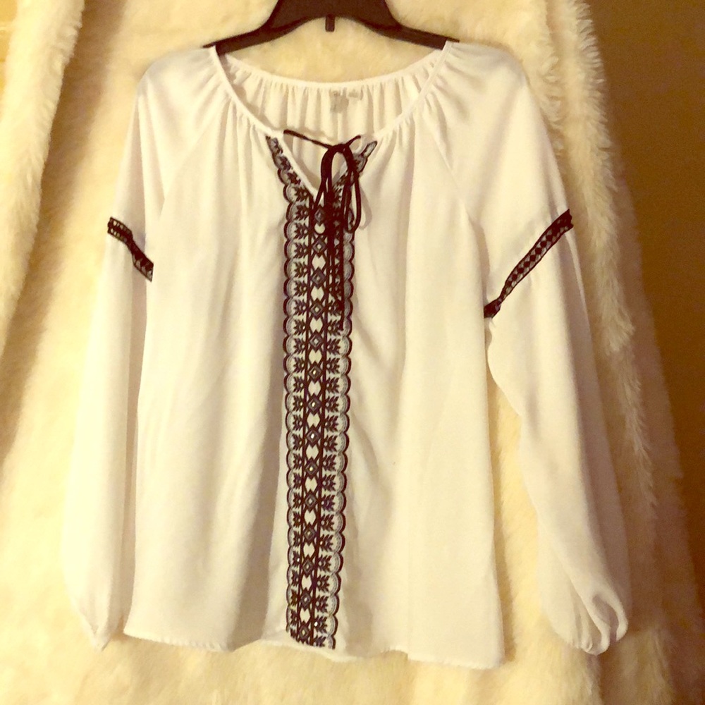 Black and white long sleeve blouse